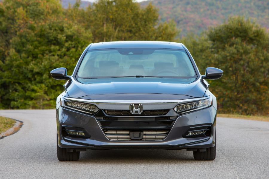  Honda Accord Touring Hybrid 2017 года  (NA) (фото 133 из 170)